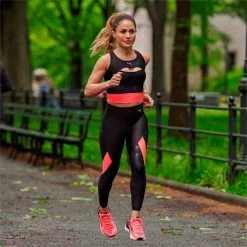 Performance Running ULTRAFORM Women's Cropped Running Tank Top 9 Performance Running ULTRAFORM Women's Cropped Running Tank Top -Shoes Sales Store ULTRAFORM Womens Cropped Running Tank Top 4